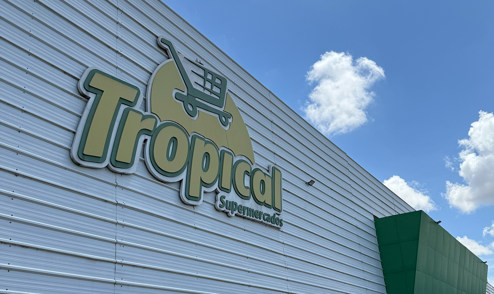 Capa do case Tropical Supermercados