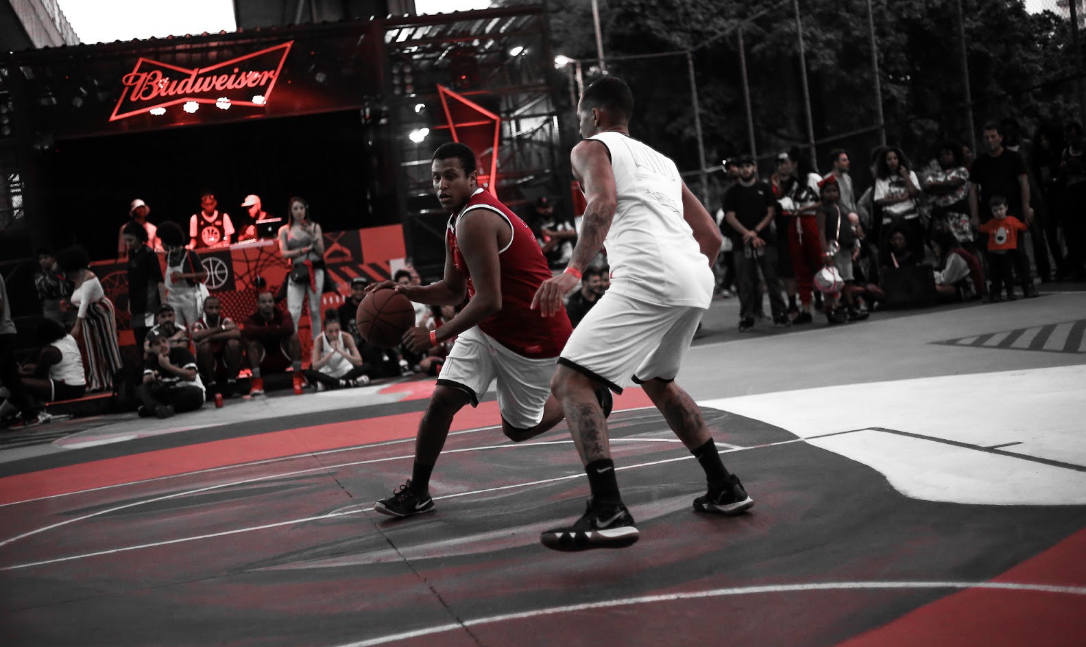 Partida de basquete street na ativação Budvibes