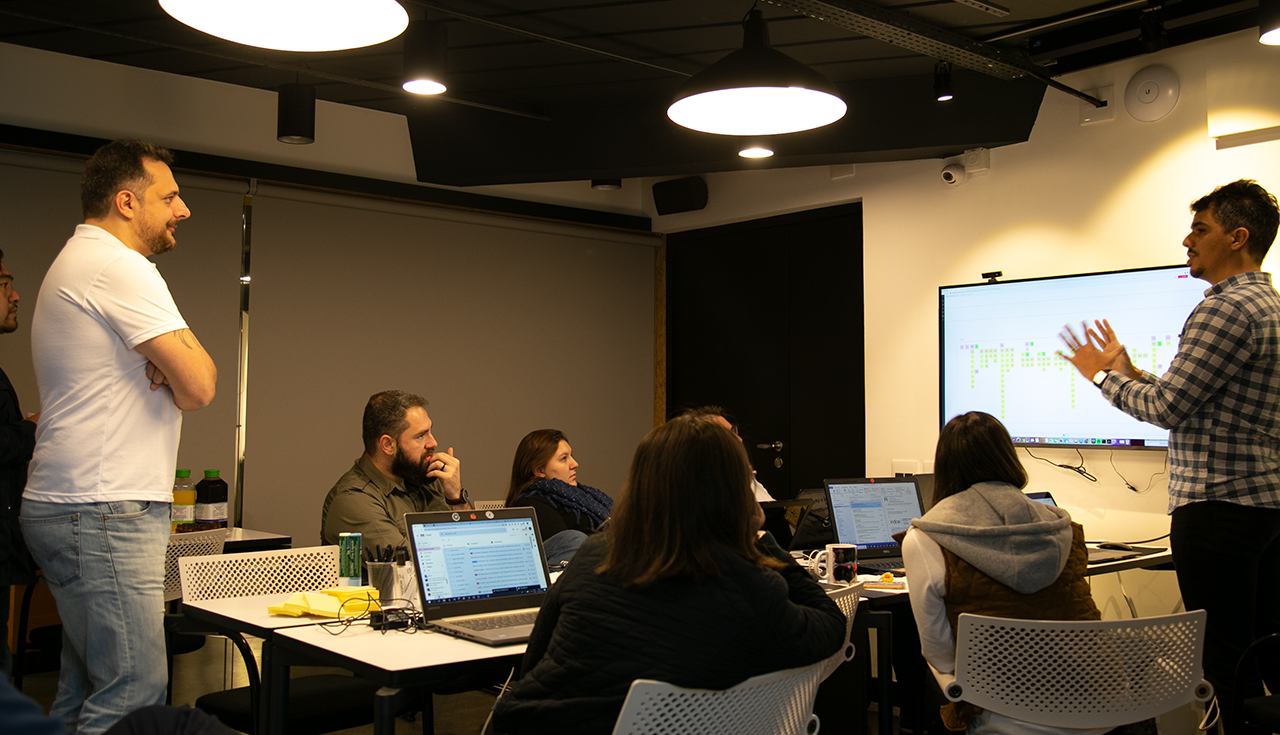Apresentação do mapa da jornada para a equipe Johnson & Johnson
